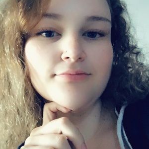 Meet your Posher, Tia